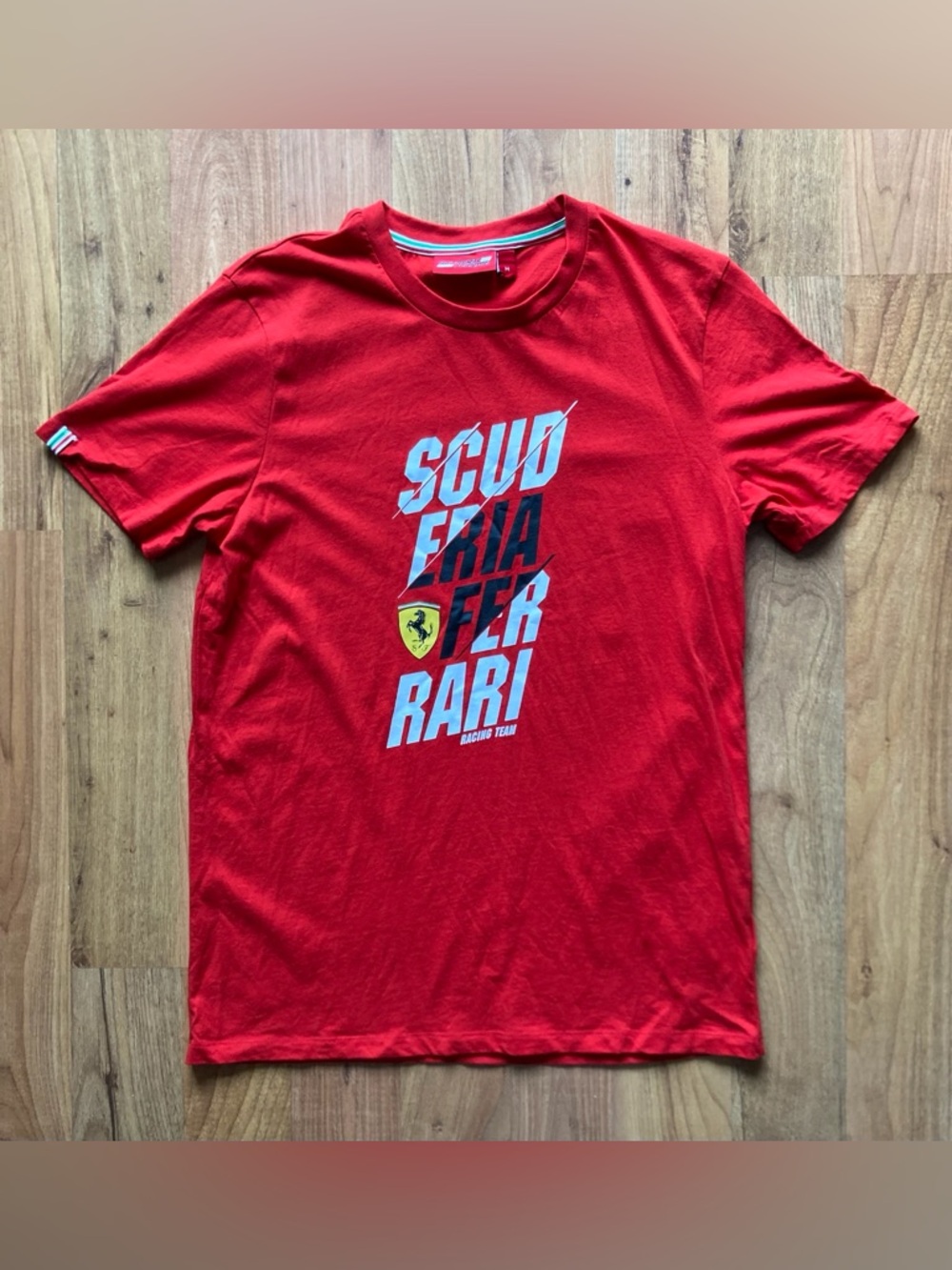 Scuderia Ferrari Mens Medium Red Tshirt Cotton Short Sleeve Racing Team